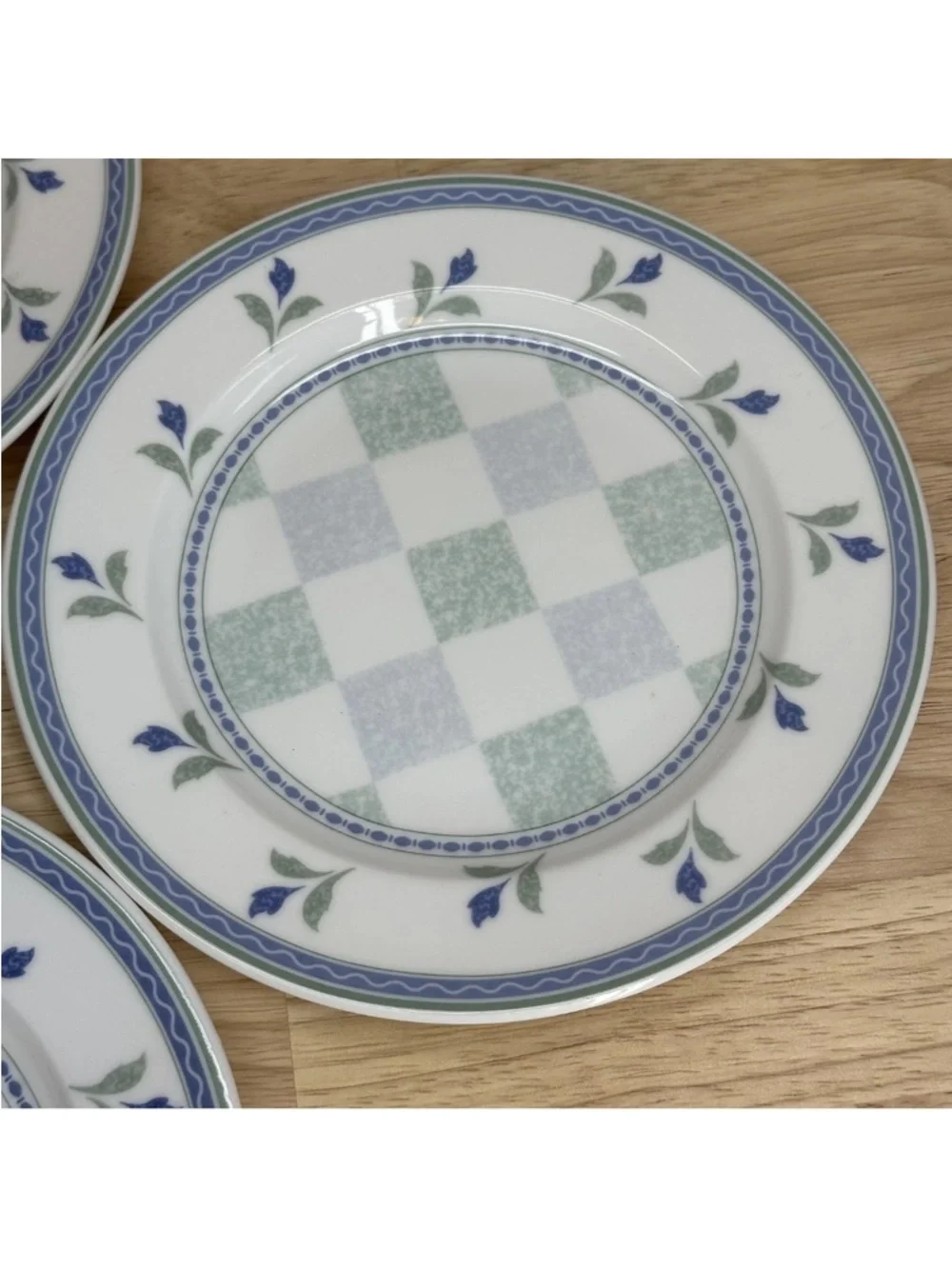 Vintage Oneida Gaiety Salad Round Plates Set 4 Blue Floral Check Porcelain Dish